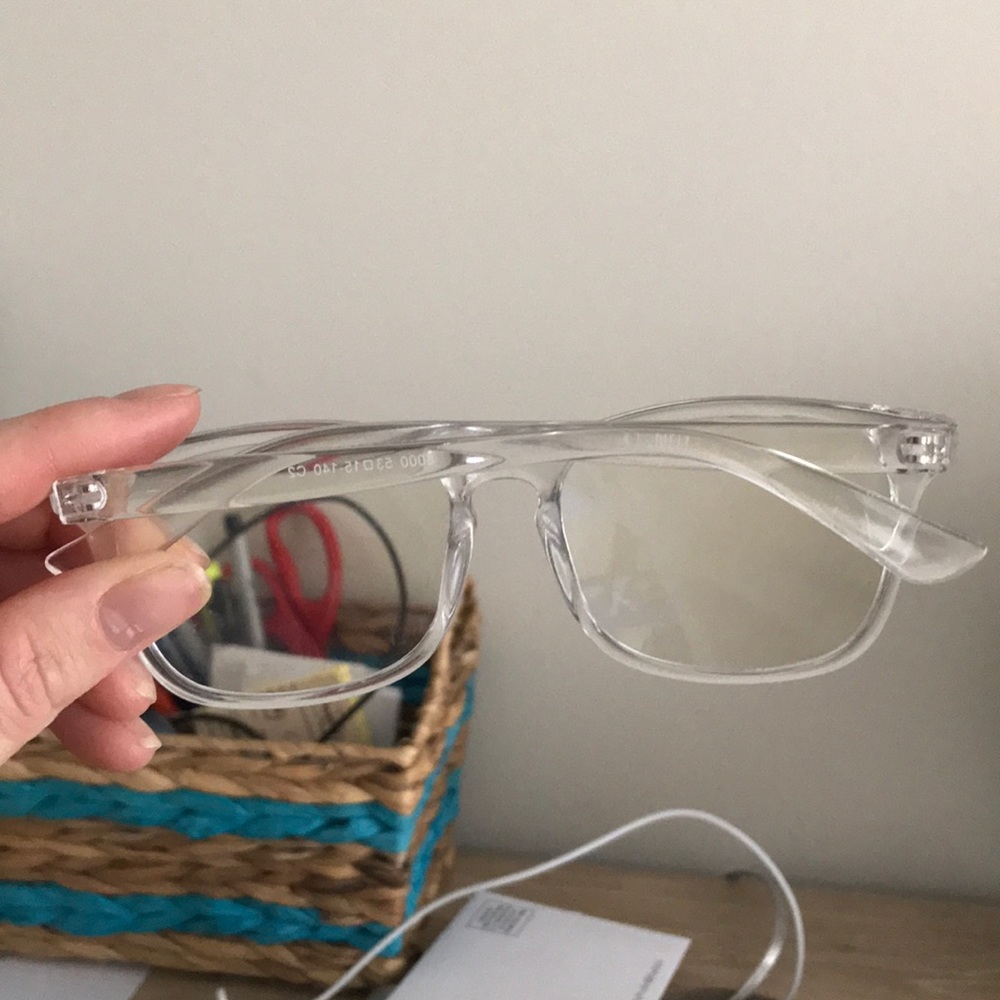 Blue light blocking glasses - Picture 2 of 3